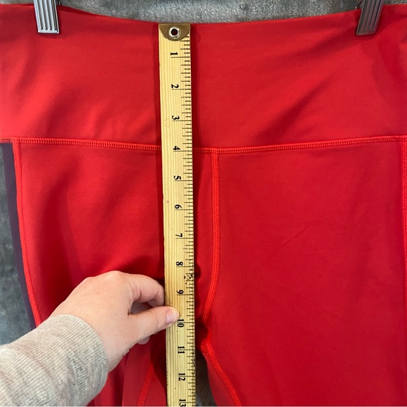 ZYIA Active 20” Light n Tight Capri Leggings Size 8/10 - Picture 6 of 7